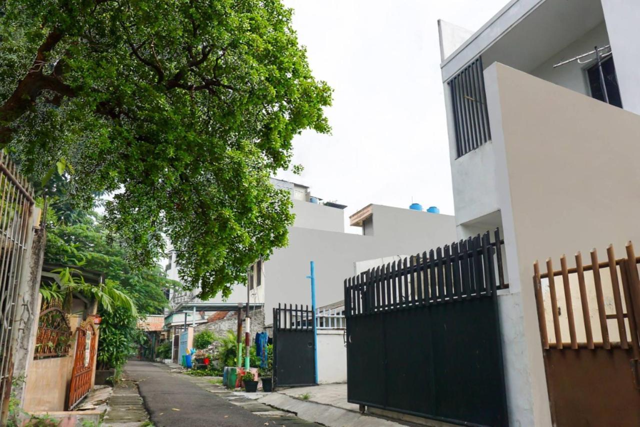 Super Oyo 91074 Stariez Senen Syariah Hotell Jakarta Exteriör bild