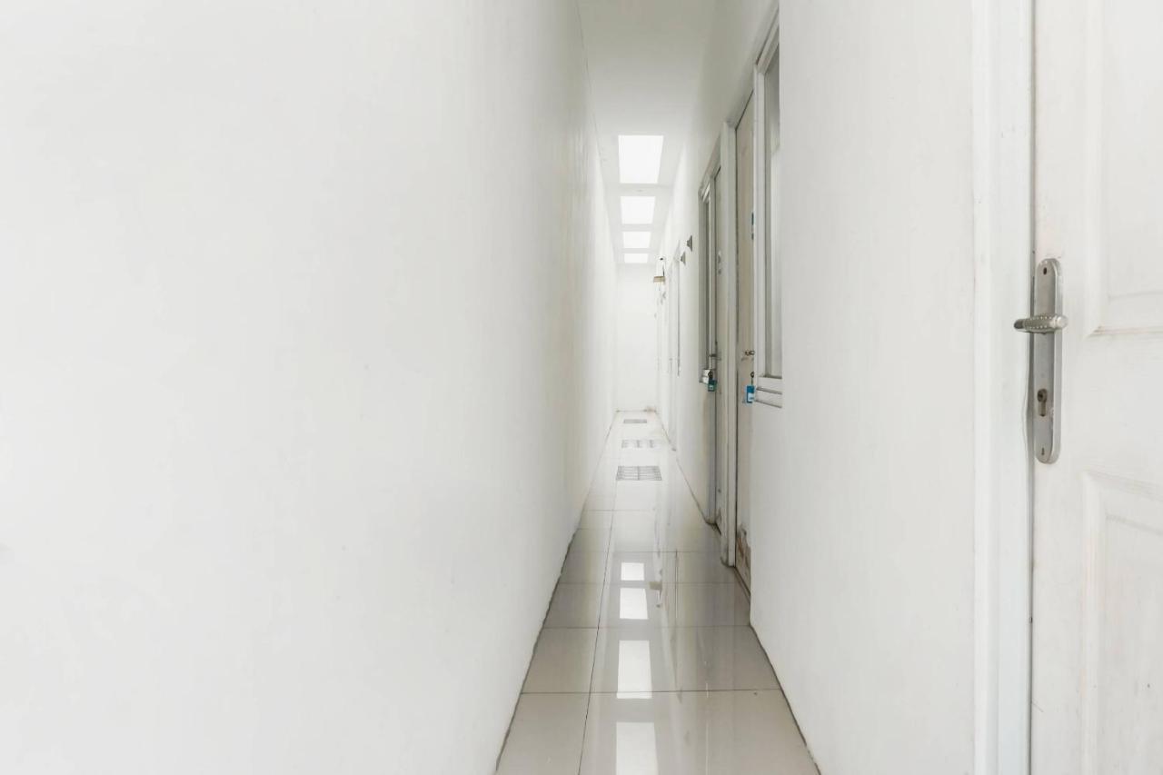 Super Oyo 91074 Stariez Senen Syariah Hotell Jakarta Exteriör bild