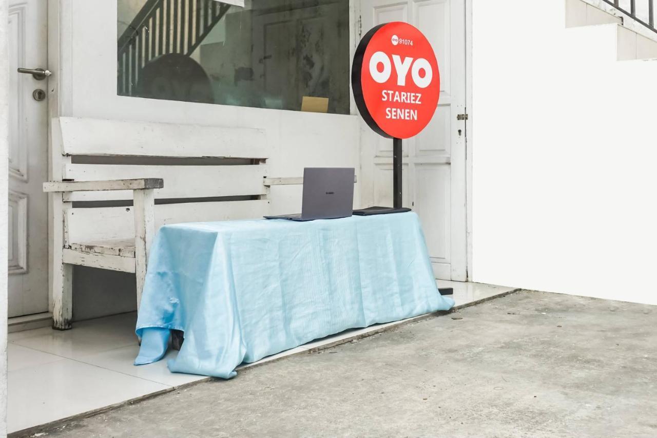 Super Oyo 91074 Stariez Senen Syariah Hotell Jakarta Exteriör bild