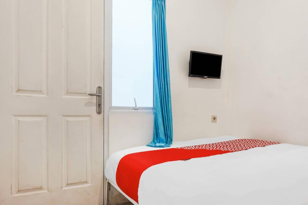 Super Oyo 91074 Stariez Senen Syariah Hotell Jakarta Exteriör bild