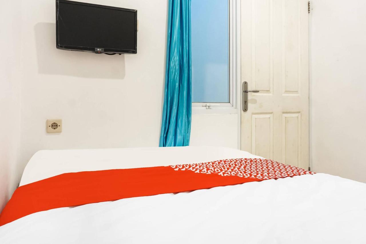 Super Oyo 91074 Stariez Senen Syariah Hotell Jakarta Exteriör bild