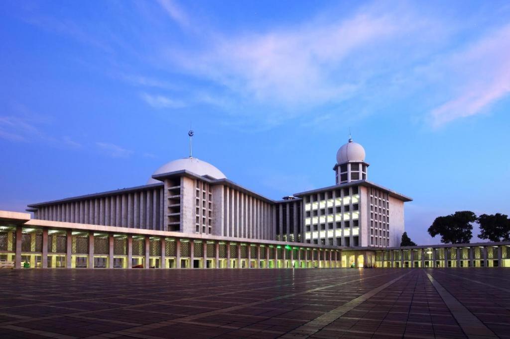 Super Oyo 91074 Stariez Senen Syariah Hotell Jakarta Exteriör bild